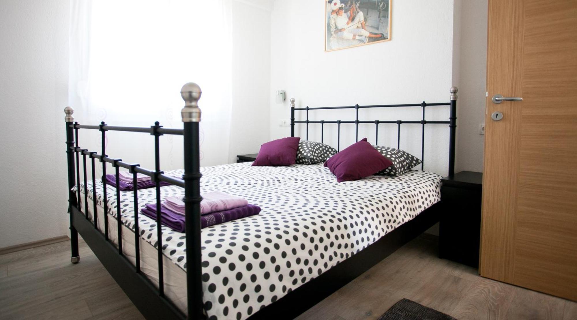 Apartments Medvid Trogir Zimmer foto